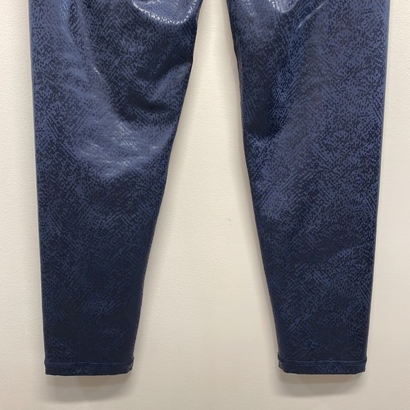 NWOT Offline By Aerie The Hugger High Waisted Crackle Leggings Navy Blue XL - Picture 6 of 15